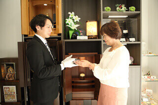 葬儀後の仏壇、仏具を販売